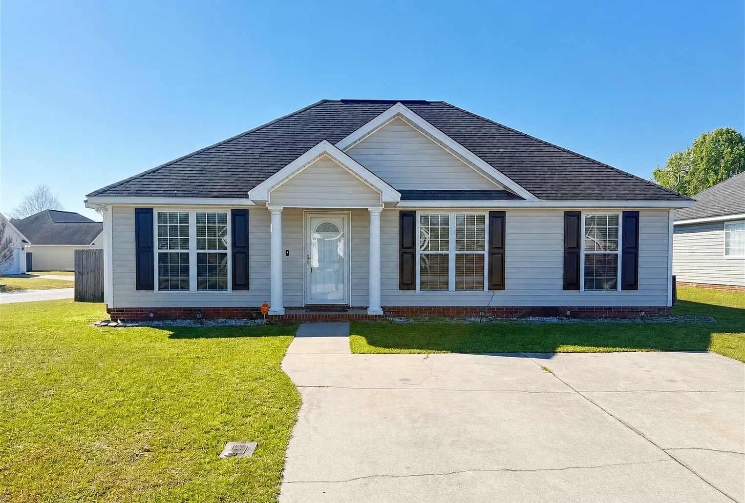 Front exterior of a Metto rental home